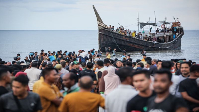 Pengungsi Warga Rohingya Punya KTP Indonesia, Kok Bisa?